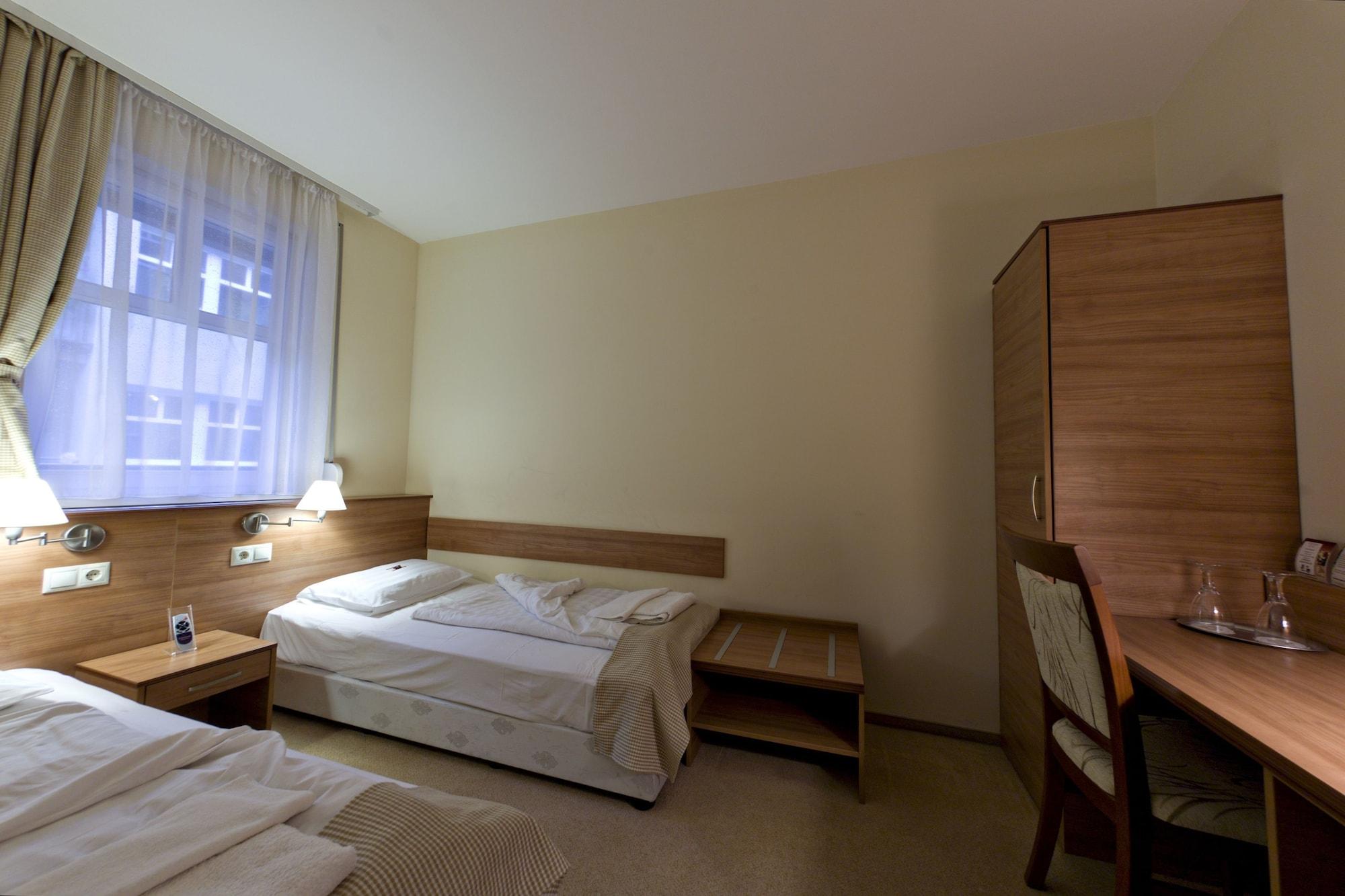 Hotel Civitas Sopron Exterior foto