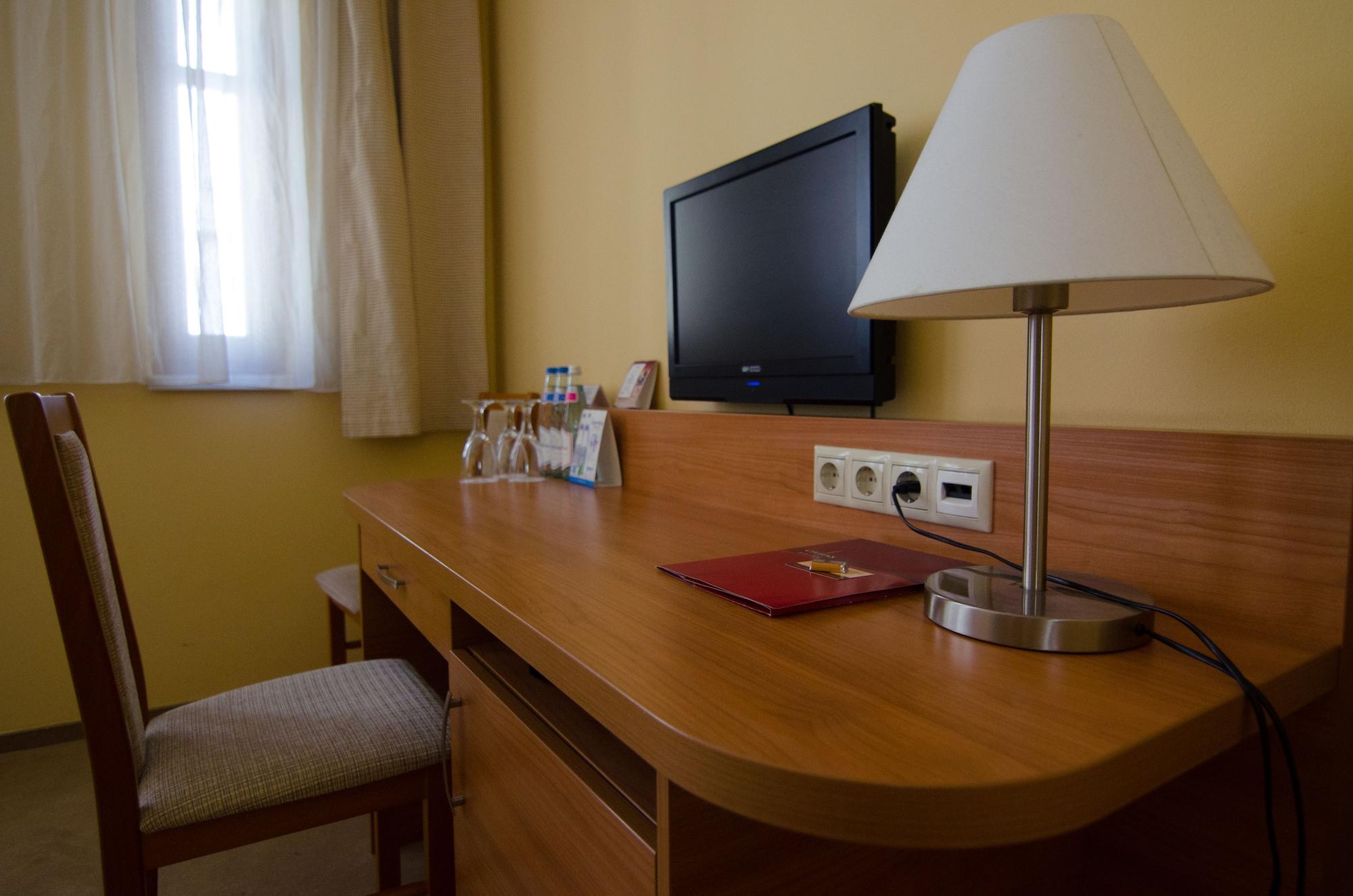 Hotel Civitas Sopron Exterior foto