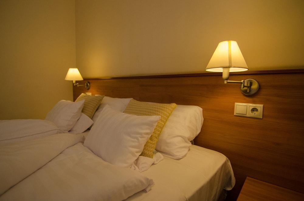 Hotel Civitas Sopron Exterior foto