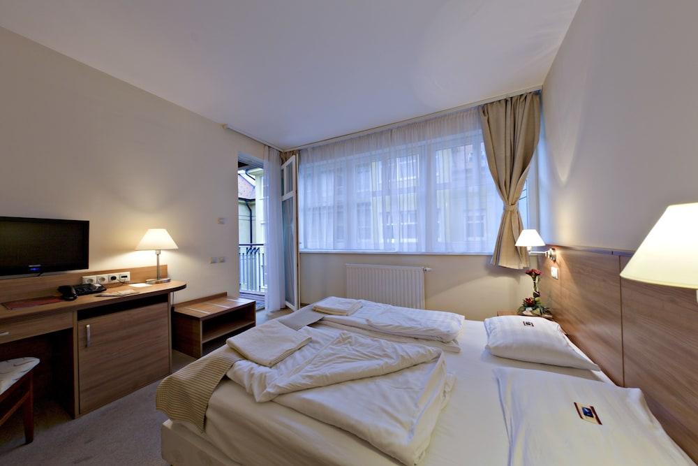 Hotel Civitas Sopron Exterior foto