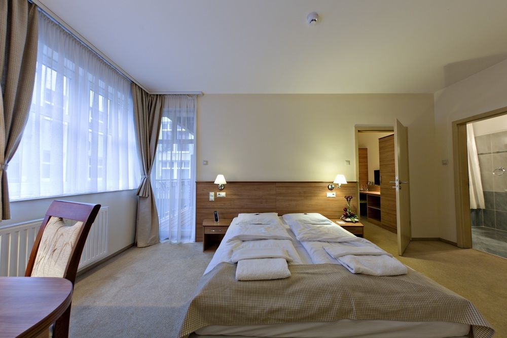 Hotel Civitas Sopron Exterior foto